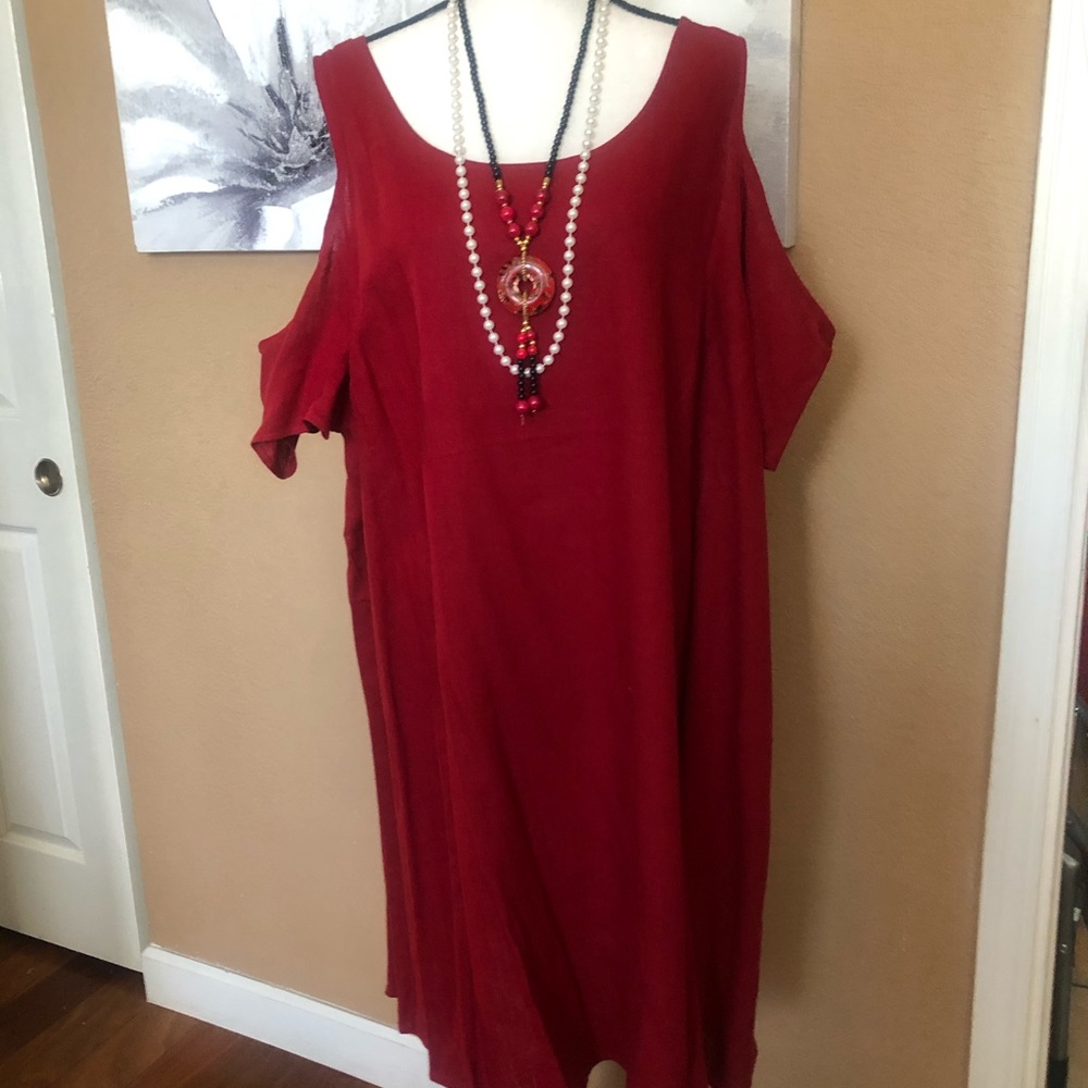 Peek a boo shoulder red dress